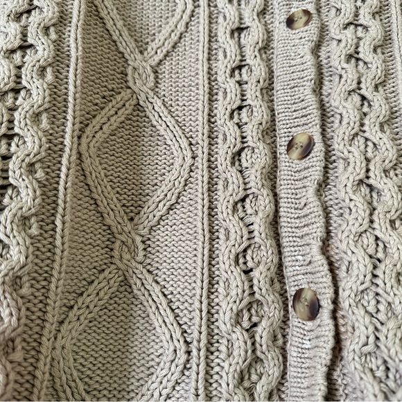 💕 Host Pick 💕 Vintage Crop Beige Cardigan - Picture 4 of 5